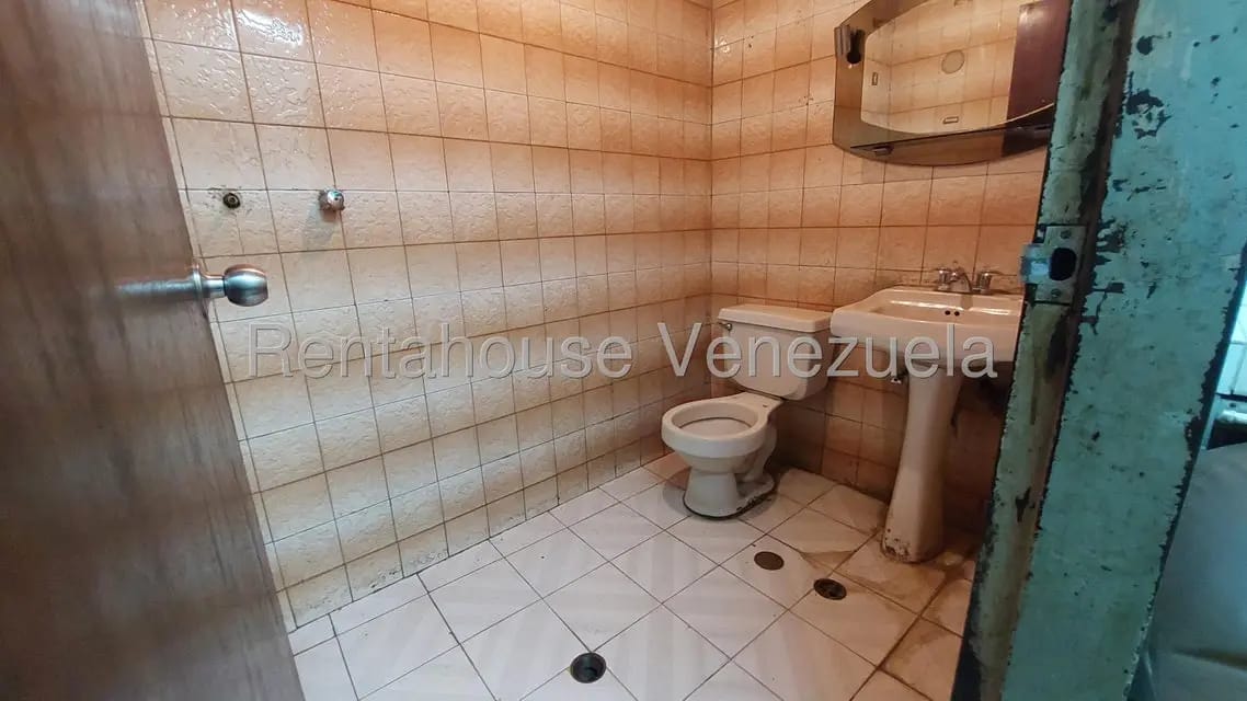 Comercial (Local Comercial) en Alquiler en Parroquia Santa Rosalia, Distrito Metropolitano - 21