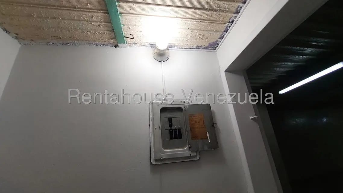 Comercial (Local Comercial) en Alquiler en Parroquia Santa Rosalia, Distrito Metropolitano - 25
