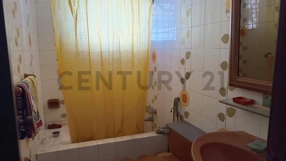 Oportunidad terreno de 800mt2 con 2 casas para remodelar en pampatar - 7