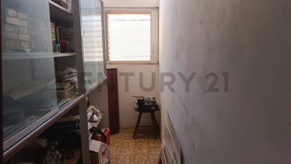 Oportunidad terreno de 800mt2 con 2 casas para remodelar en pampatar - 9