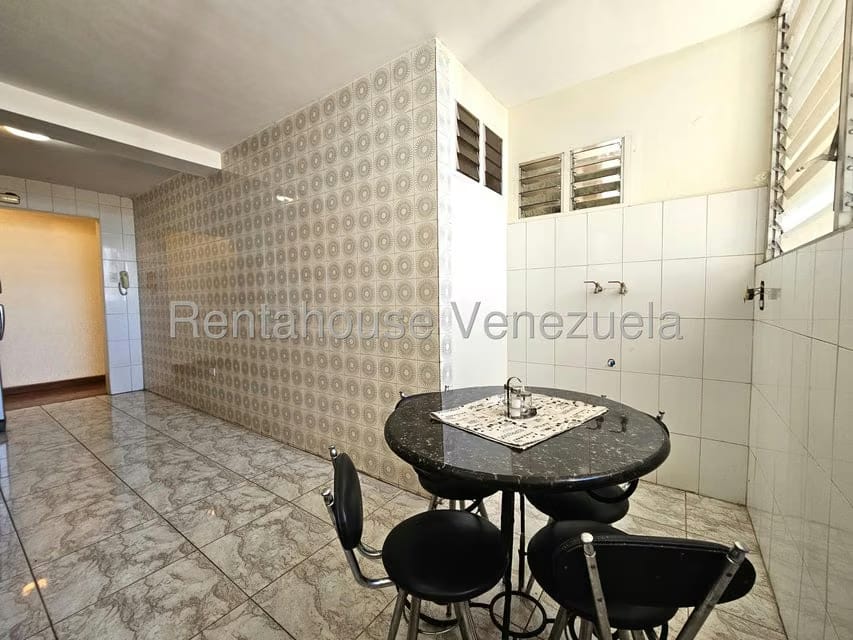 Apartamento (1 Nivel) en Alquiler en Santa Elena, Lara - 13