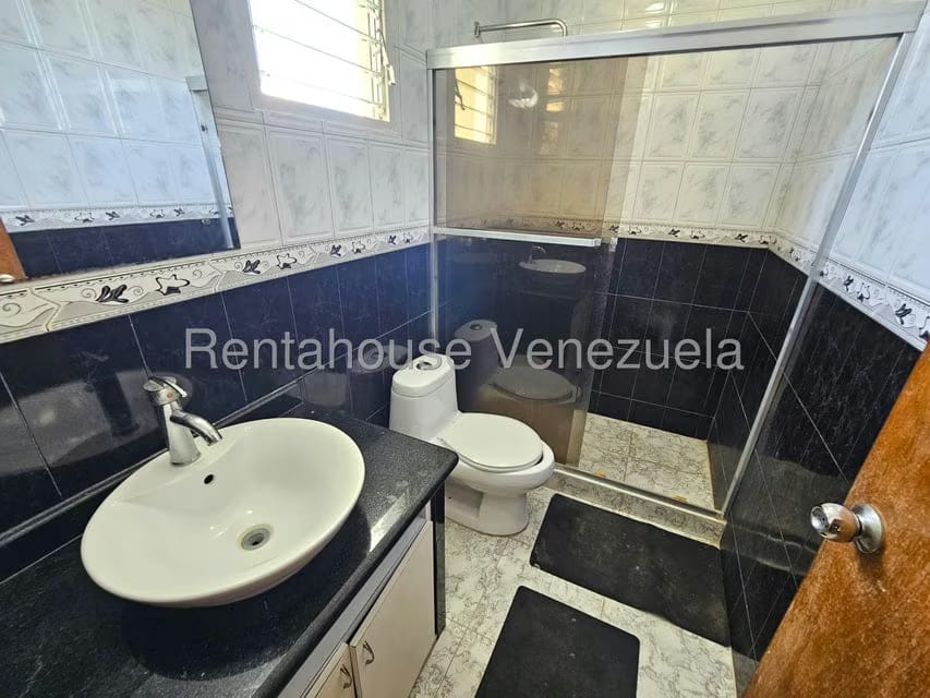 Apartamento (1 Nivel) en Alquiler en Santa Elena, Lara - 18
