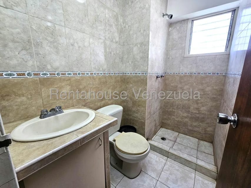 Apartamento (1 Nivel) en Alquiler en Santa Elena, Lara - 20