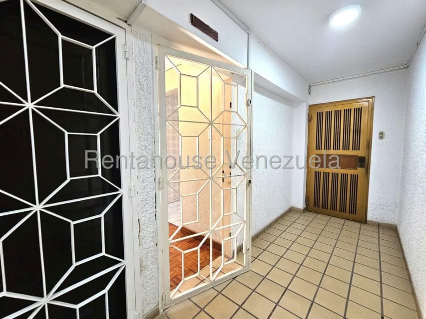 Apartamento (1 Nivel) en Alquiler en Santa Elena, Lara - 5