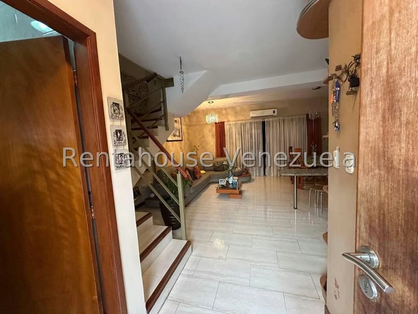 Townhouse (Duplex) en Venta en Manantial, Carabobo - 2