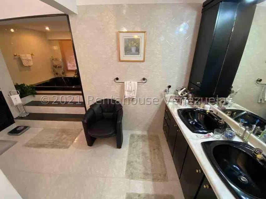 Casa (Multipes Niveles) en Venta en Los Naranjos del Cafetal, Distrito Metropolitano - 41