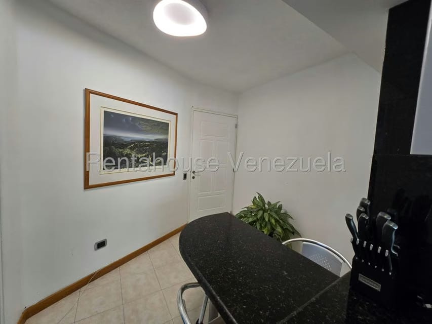 Apartamento (1 Nivel) en Venta en Los Dos Caminos, Distrito Metropolitano - 13