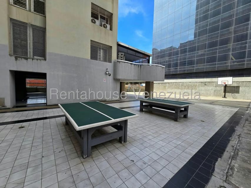 Apartamento (1 Nivel) en Venta en Los Dos Caminos, Distrito Metropolitano - 19