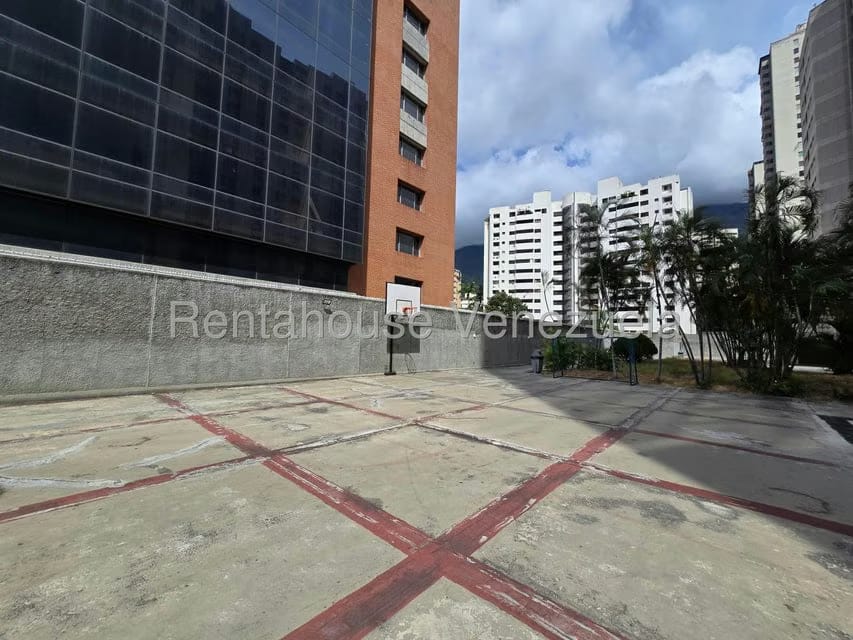 Apartamento (1 Nivel) en Venta en Los Dos Caminos, Distrito Metropolitano - 22