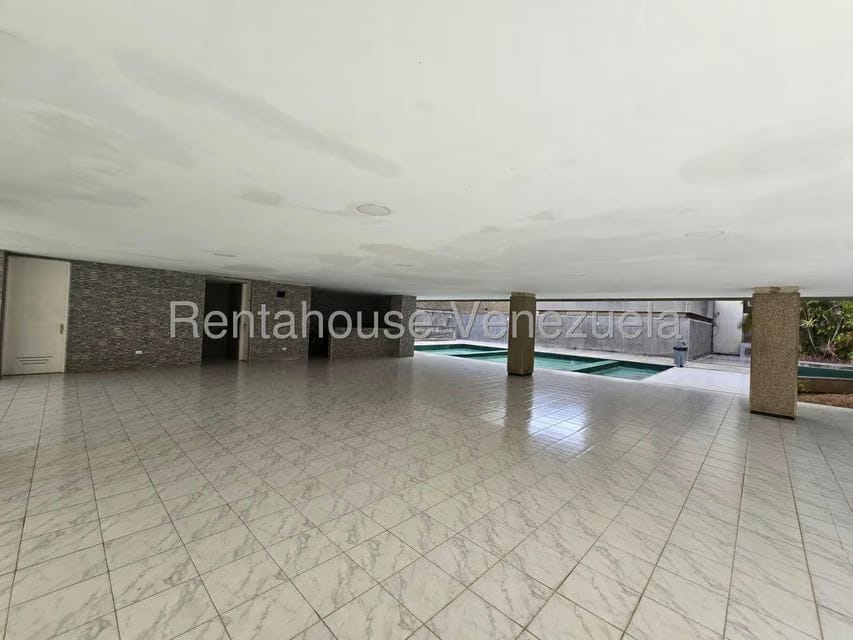 Apartamento (1 Nivel) en Venta en Los Dos Caminos, Distrito Metropolitano - 23