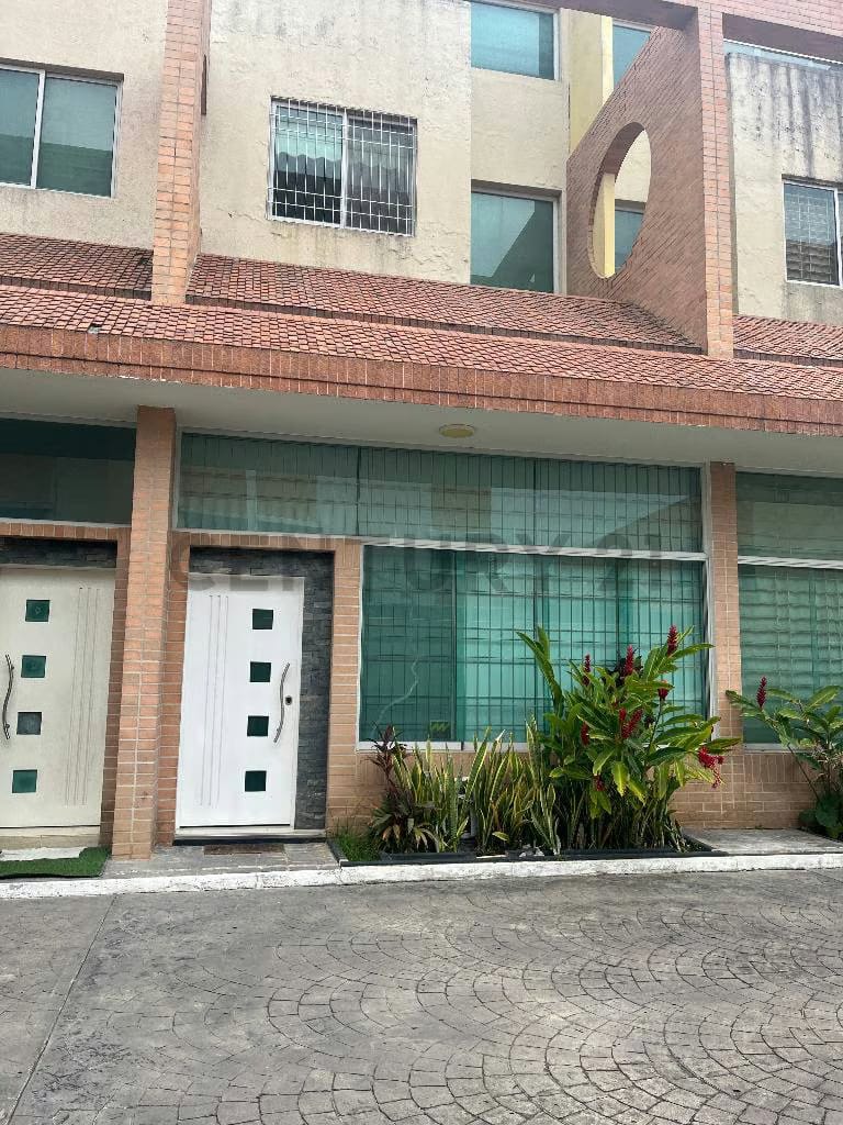 Alquiler TH 175 m2 en Alquiler, Nagunagua Mañongo Con. Res. Antares Homes