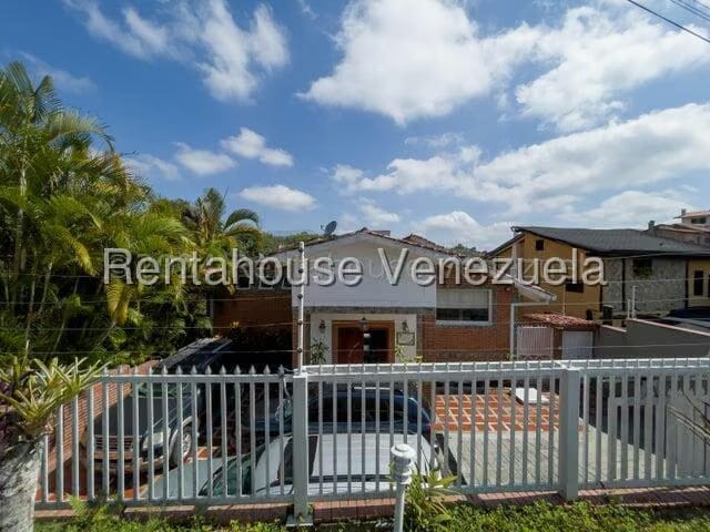 Casa (Multipes Niveles) en Venta en Lomas del Halcon, Distrito Metropolitano - 2