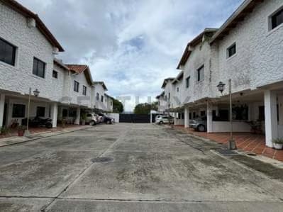 En venta Vivienda Moderna con Amplios espacios