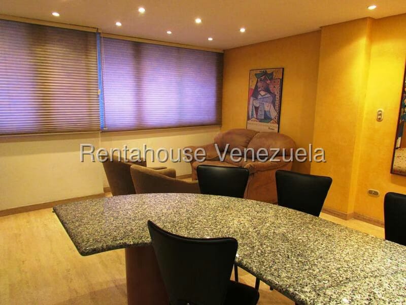 Apartamento (Duplex) en Alquiler en Campo Alegre, Distrito Metropolitano - 2