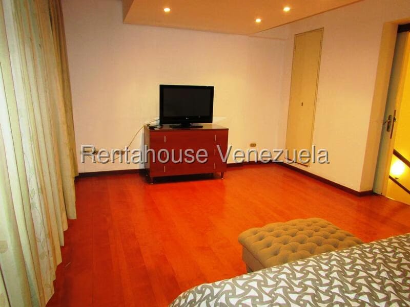 Apartamento (Duplex) en Alquiler en Campo Alegre, Distrito Metropolitano - 21