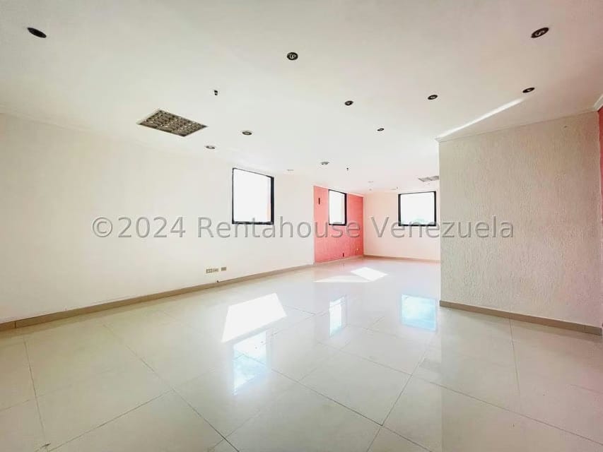 Comercial (Oficina) en Alquiler en Avenida Bolivar, Aragua - 2