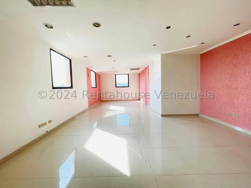 Comercial (Oficina) en Alquiler en Avenida Bolivar, Aragua - 3
