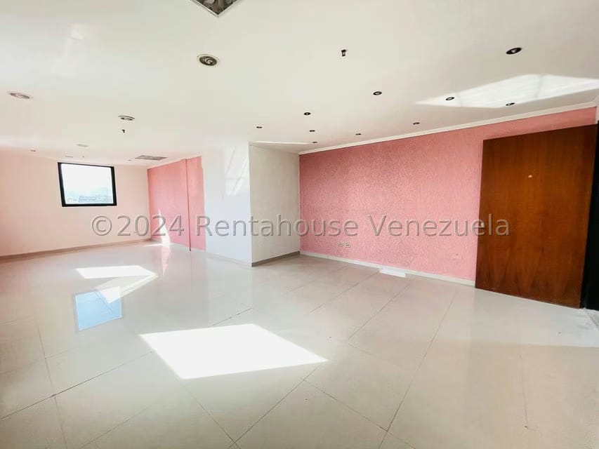 Comercial (Oficina) en Alquiler en Avenida Bolivar, Aragua - 9