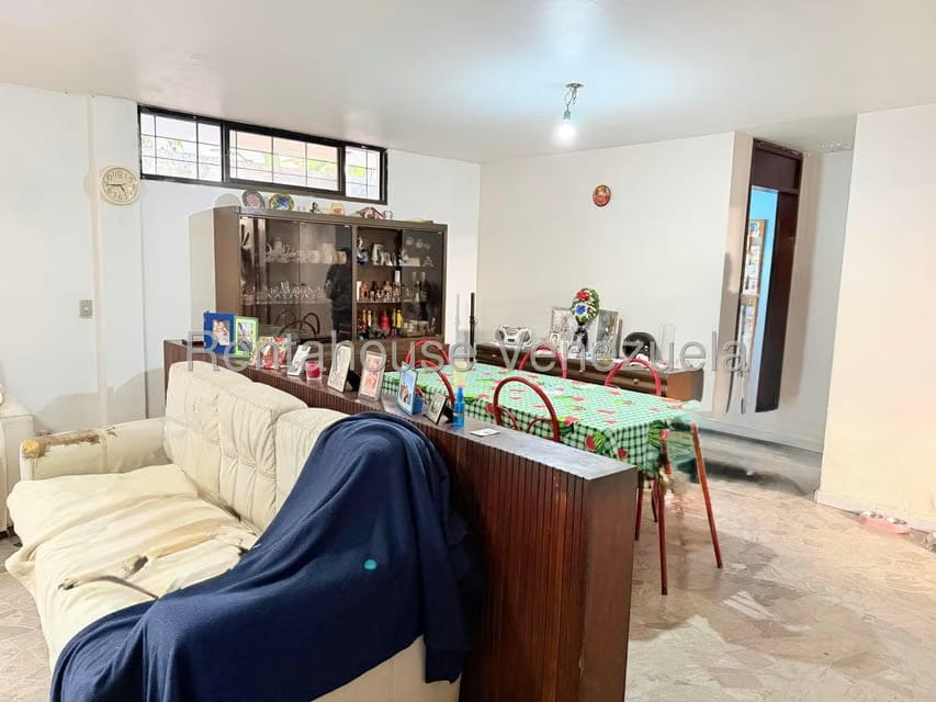 Casa (Multipes Niveles) en Venta en Macaracuay, Distrito Metropolitano - 2