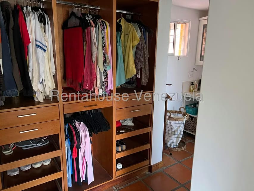 Apartamento (1 Nivel) en Alquiler en Los Campitos, Distrito Metropolitano - 23