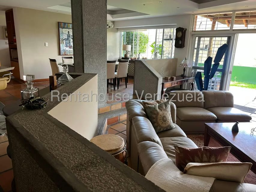 Apartamento (1 Nivel) en Alquiler en Los Campitos, Distrito Metropolitano - 4