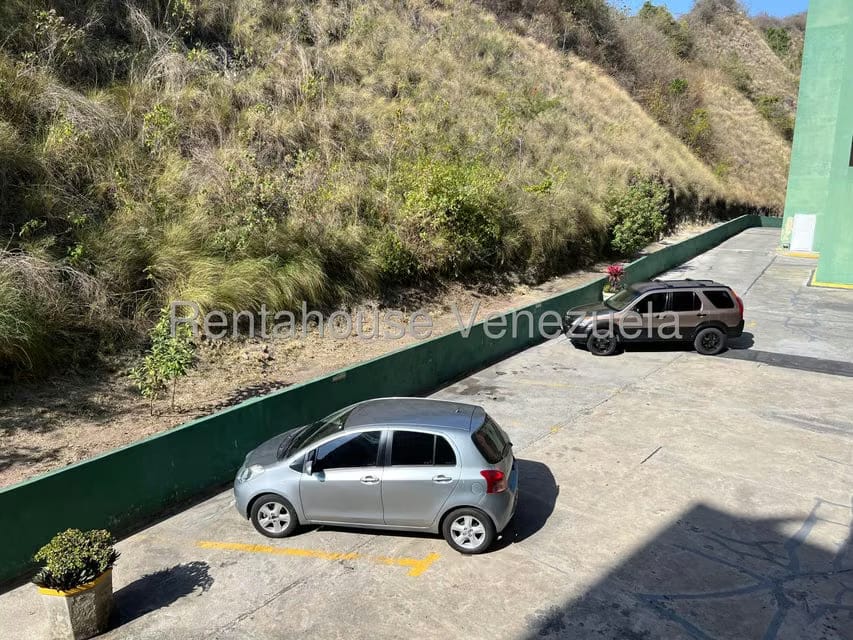 Apartamento (1 Nivel) en Alquiler en Los Campitos, Distrito Metropolitano - 41