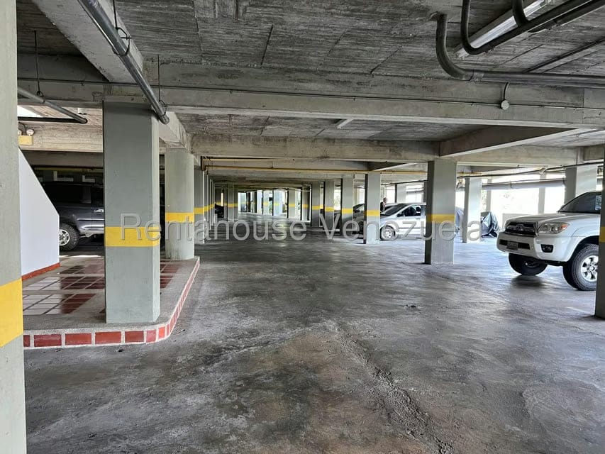 Apartamento (1 Nivel) en Alquiler en Los Campitos, Distrito Metropolitano - 42