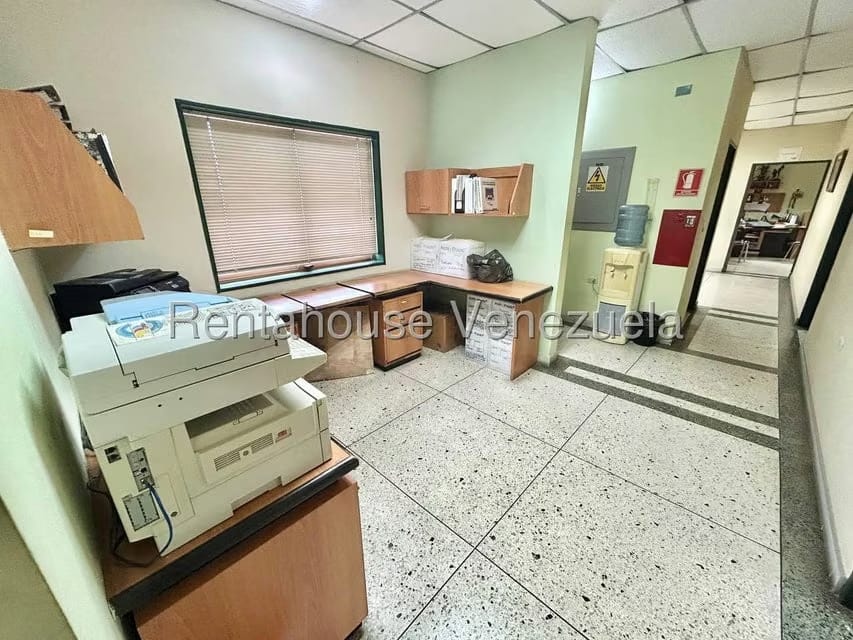 Comercial (Galpon - Deposito) en Venta en Zona Industrial 2, Lara - 18