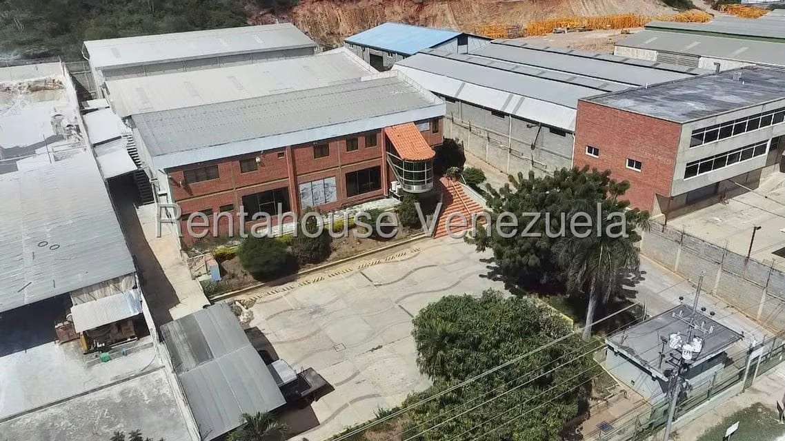 Comercial (Galpon - Deposito) en Venta en Zona Industrial 2, Lara - 3