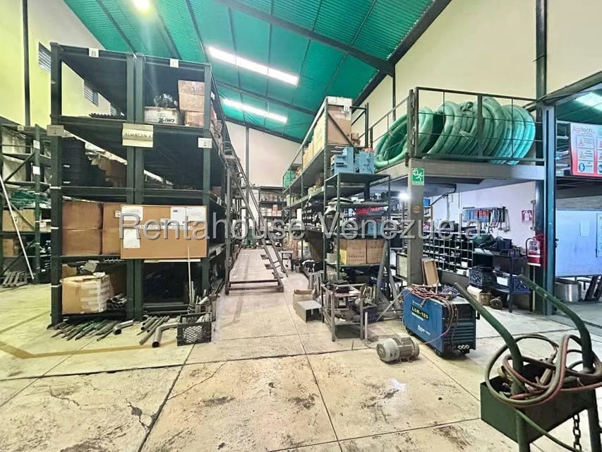 Comercial (Galpon - Deposito) en Venta en Zona Industrial 2, Lara - 27