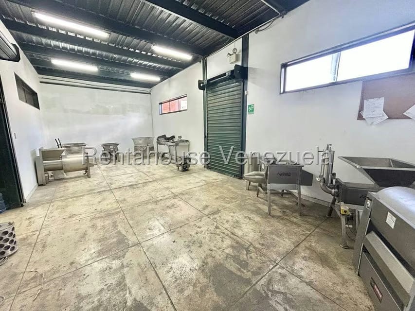 Comercial (Galpon - Deposito) en Venta en Zona Industrial 2, Lara - 29