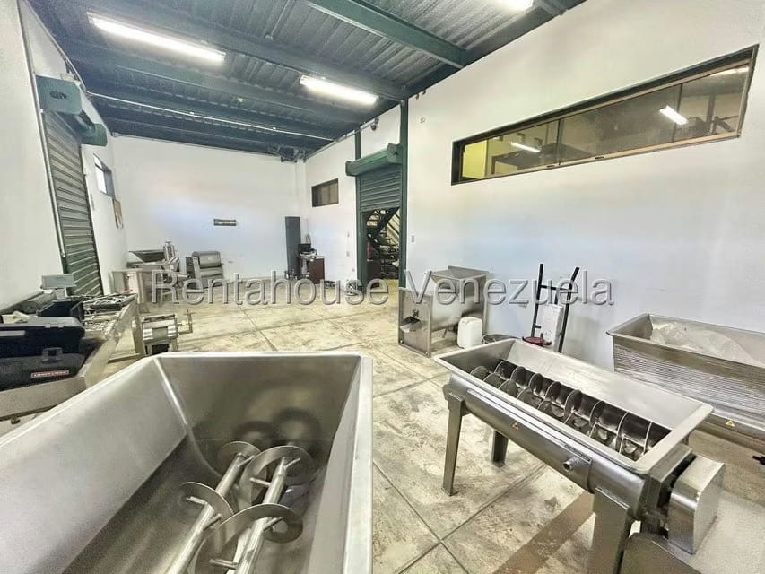 Comercial (Galpon - Deposito) en Venta en Zona Industrial 2, Lara - 30