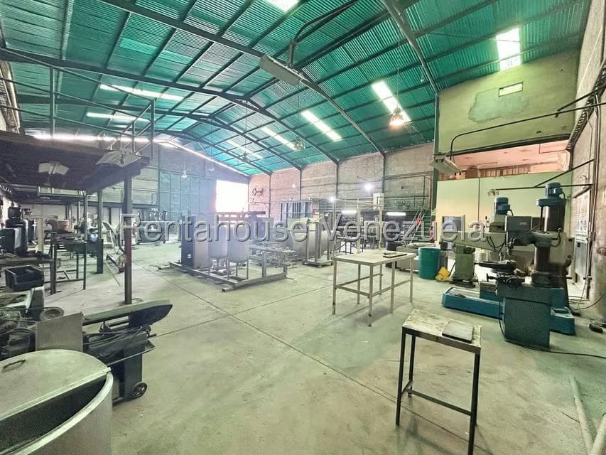 Comercial (Galpon - Deposito) en Venta en Zona Industrial 2, Lara - 34