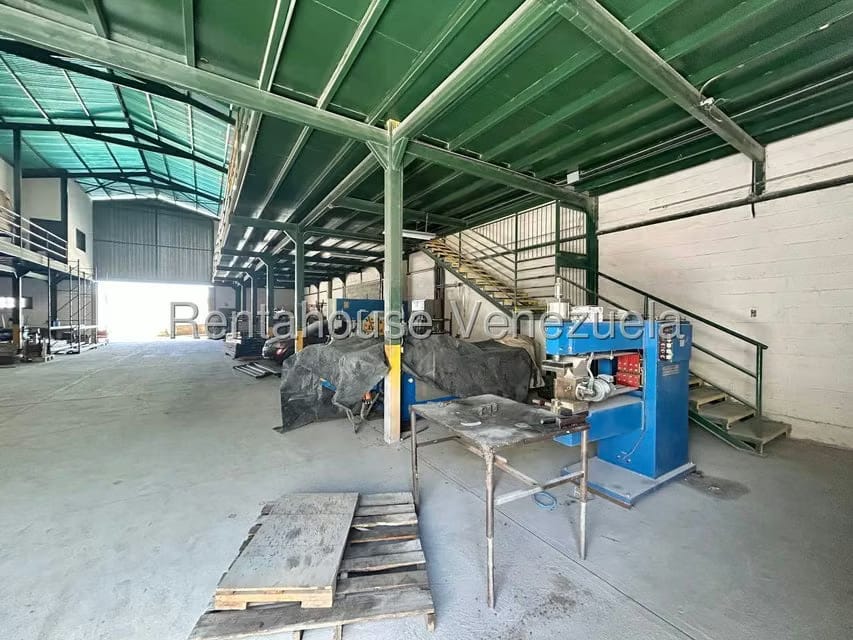 Comercial (Galpon - Deposito) en Venta en Zona Industrial 2, Lara - 39