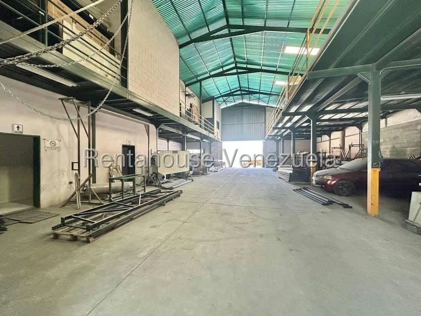 Comercial (Galpon - Deposito) en Venta en Zona Industrial 2, Lara - 40