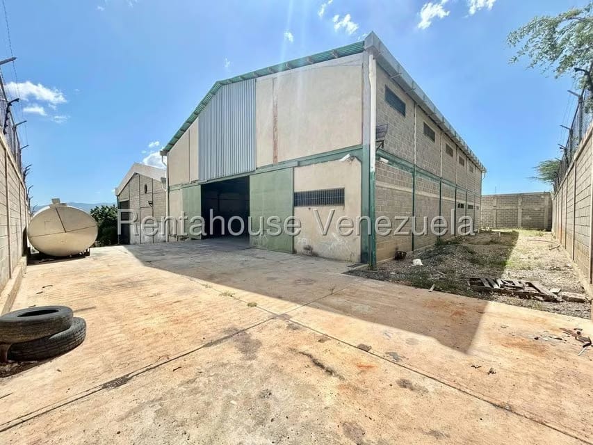 Comercial (Galpon - Deposito) en Venta en Zona Industrial 2, Lara - 43