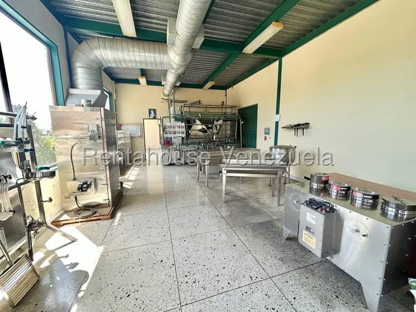Comercial (Galpon - Deposito) en Venta en Zona Industrial 2, Lara - 47