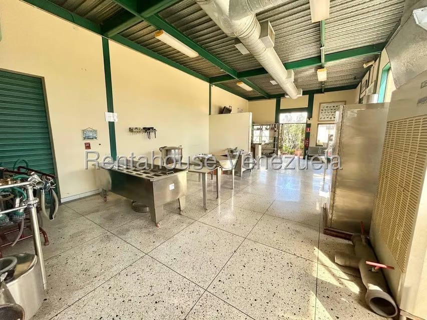 Comercial (Galpon - Deposito) en Venta en Zona Industrial 2, Lara - 48