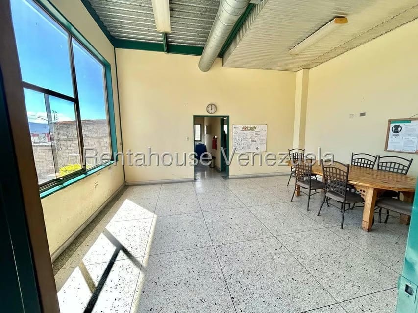 Comercial (Galpon - Deposito) en Venta en Zona Industrial 2, Lara - 49