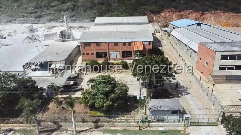 Comercial (Galpon - Deposito) en Venta en Zona Industrial 2, Lara - 53