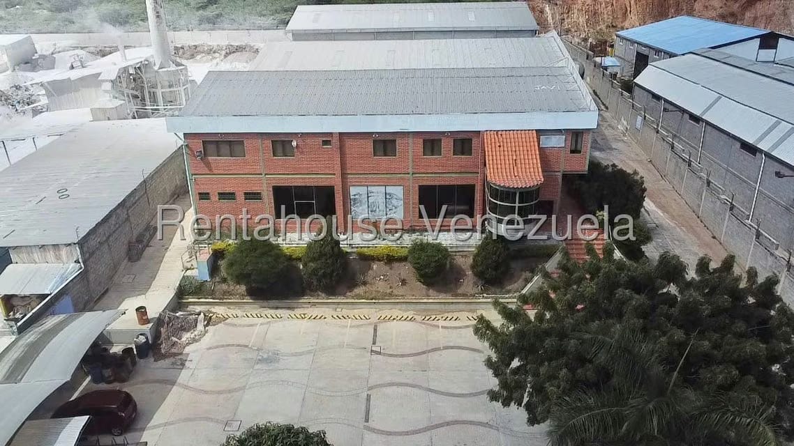 Comercial (Galpon - Deposito) en Venta en Zona Industrial 2, Lara - 54
