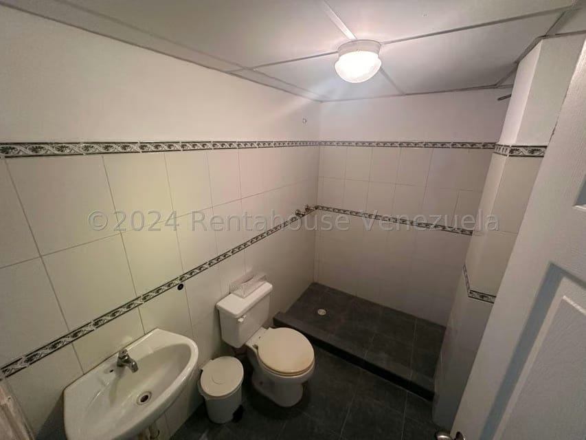 Comercial (Local Comercial) en Alquiler en El Hatillo, Distrito Metropolitano - 8