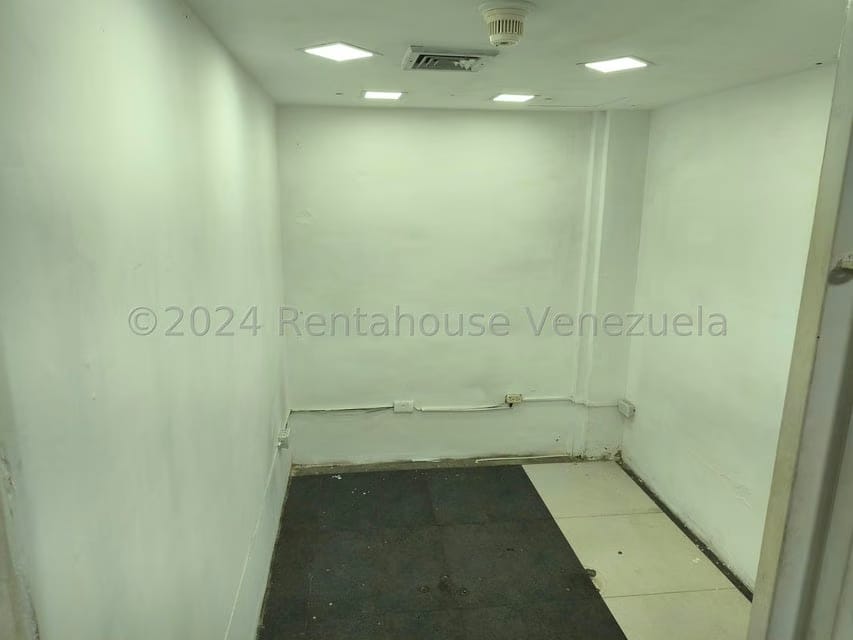 Comercial (Local Comercial) en Alquiler en Parroquia La Candelaria, Distrito Metropolitano - 4