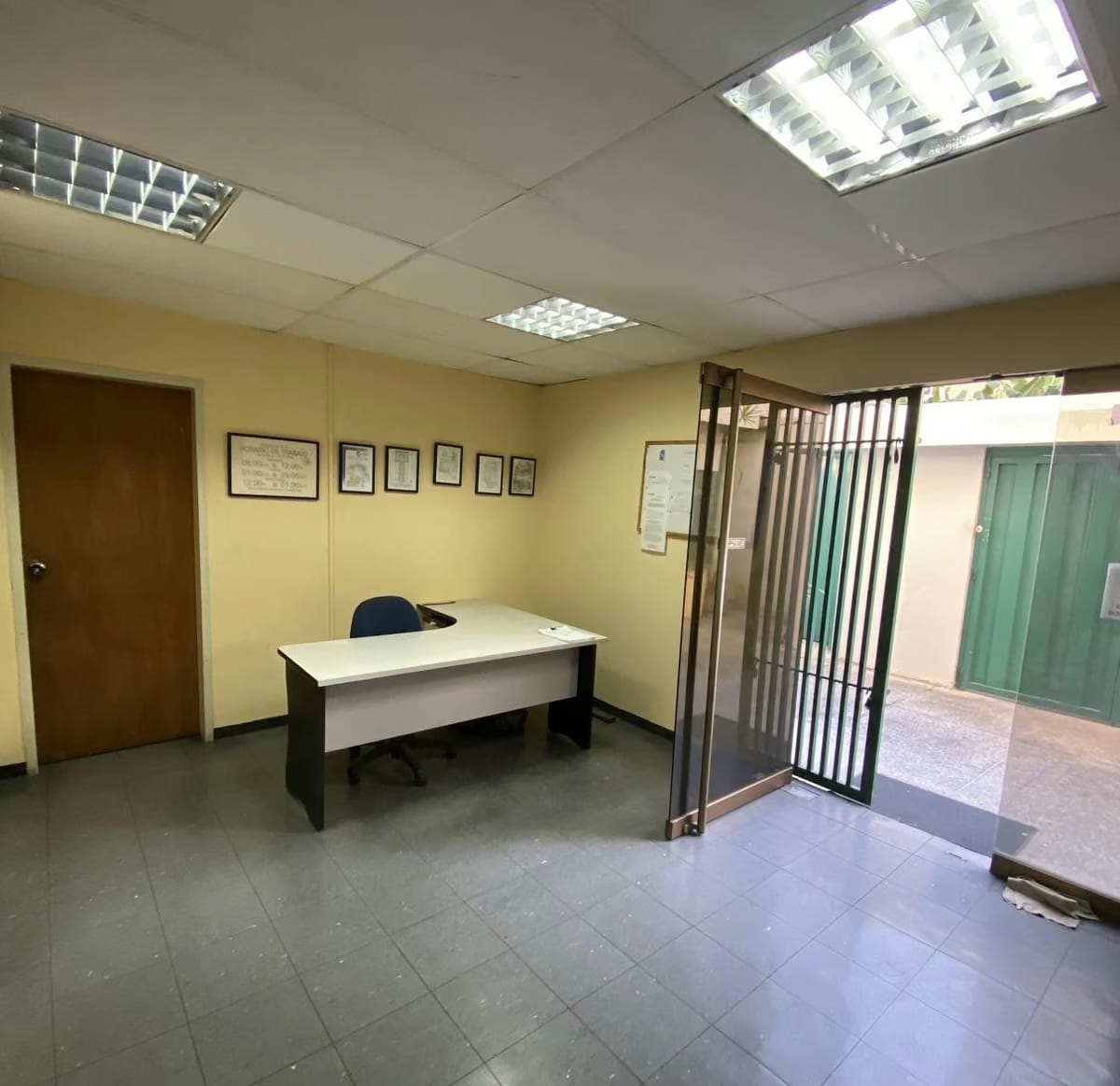 Oficina en Alquiler - Urb. Colinas de Bello Monte - Baruta - Estado Miranda