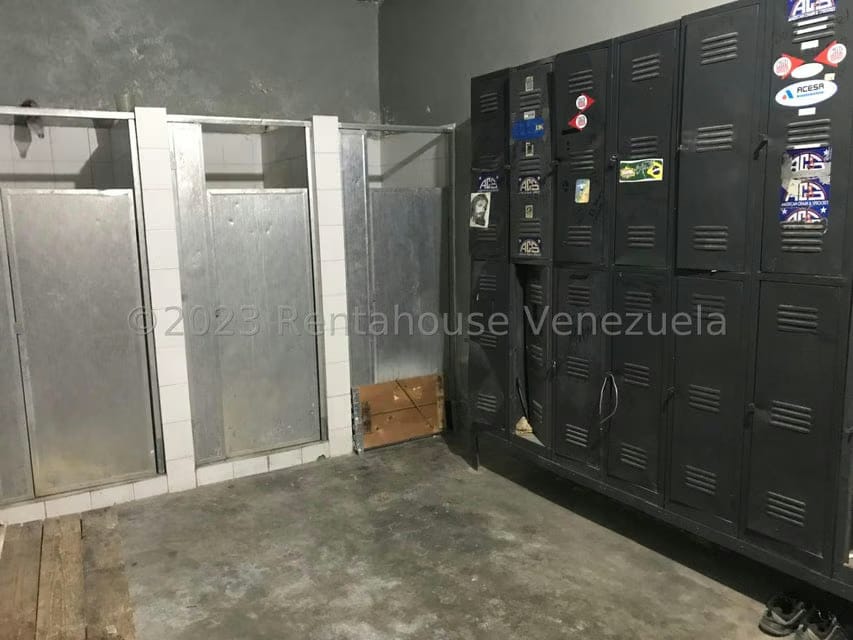 Comercial (Local Comercial) en Venta en Santa Eduvigis, Distrito Metropolitano - 32