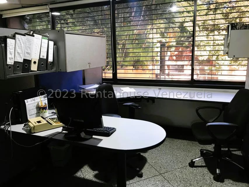Comercial (Local Comercial) en Venta en Santa Eduvigis, Distrito Metropolitano - 8