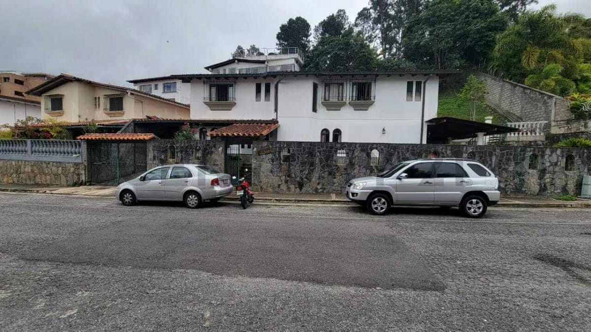 En venta Casa-Quinta en Los Naranjos del municipio el Hatillo