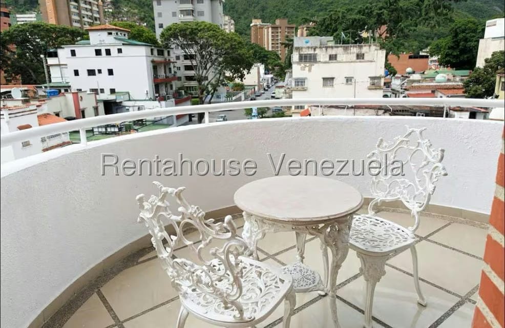 Apartamento (Duplex) en Venta en El Paraiso, Distrito Metropolitano - 16