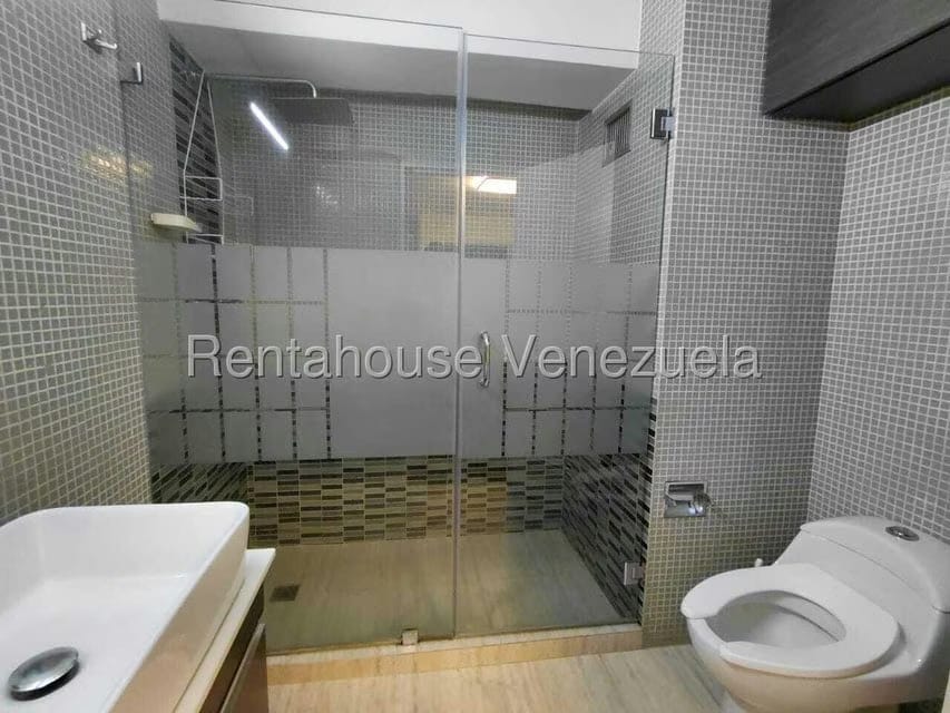 Apartamento (1 Nivel) en Alquiler en Santa Fe Sur, Distrito Metropolitano - 24