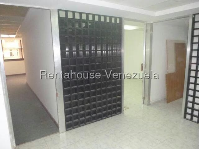 Comercial (Oficina) en Alquiler en La Urbina, Distrito Metropolitano - 2